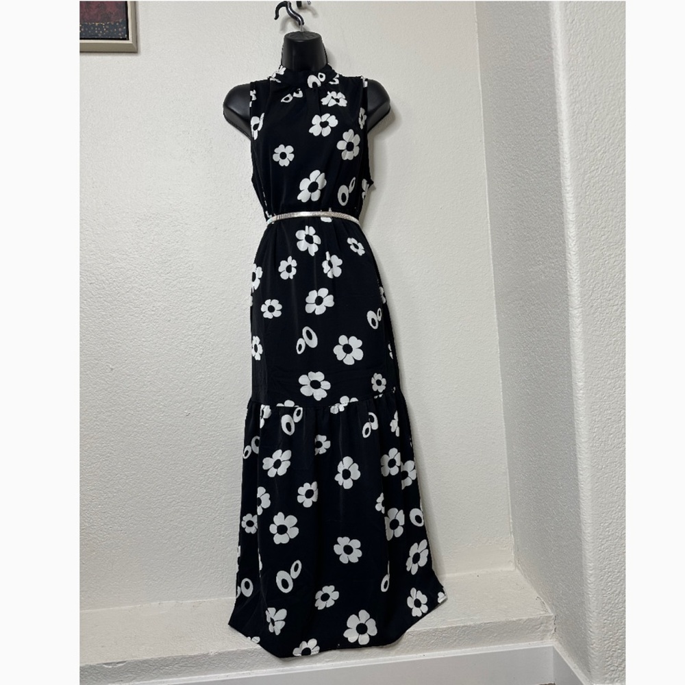 Nasty Gal Black and White Floral Maxi Dress